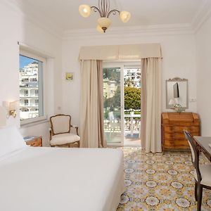 Camera con letto queen size